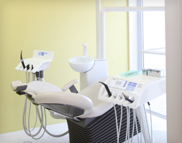 塚本歯科医院ならではの安全で正確なインプラント治療を提供します。